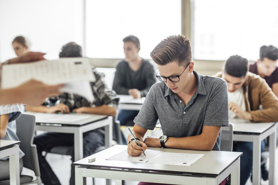 - profesor de geometria analitica a distancia